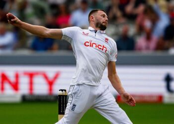 گس ایٹکنسن نے پہلے ٹسٹ میںبارہ کھلاڑیوں کو اپنا شکار بنایا