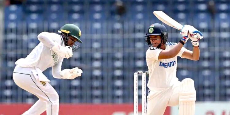 ہندوستان نے جنوبی افریقہ کے خلاف 337 رنز کی برتری حاصل کی