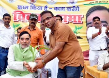 گوپال رائے نے نانگلوئی جاٹ اسمبلی کے دیہات میں ترقیاتی کاموں کو آگے بڑھاتے ہوئے ترقیاتی اجلاس منعقد کیا