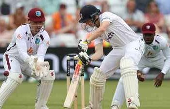 انگلینڈ نے دوسرے ٹیسٹ میچ میں ویسٹ انڈیز کو 241 رنز سے شکست دی