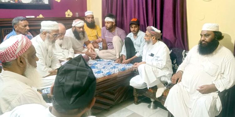کانوڑ تشدد :میرٹھ میں سرراہ تشدد کے شکار لوگوں سے ملا جمعیۃ علماء ہند کا وفد
