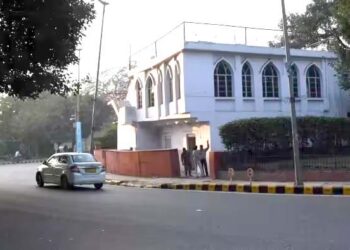 سنہری باغ مسجد کو ہٹانے کے خلاف اعتراضات پر قانون کے مطابق غور کیا جائے گا: ہائی کورٹ