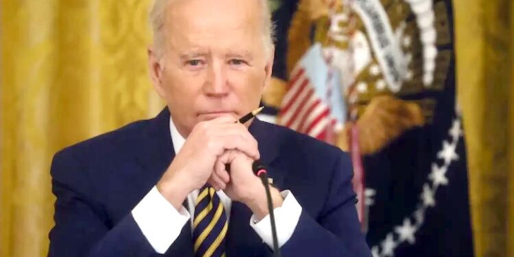 امریکی صدر جو بائیڈن نے دوبارہ صدارتی امیدوار نہ بننے پر غور شروع کردیا