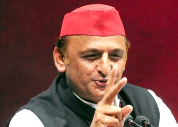 اکھلیش یادو نے کیشو پرساد موریہ کو دیا آفر