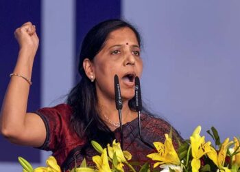 سنیتا کیجریوال سنبھالیں گی ہریانہ اسمبلی انتخابی مہم کی کمان، پیش کریں گی کیجریوال کی گارنٹی