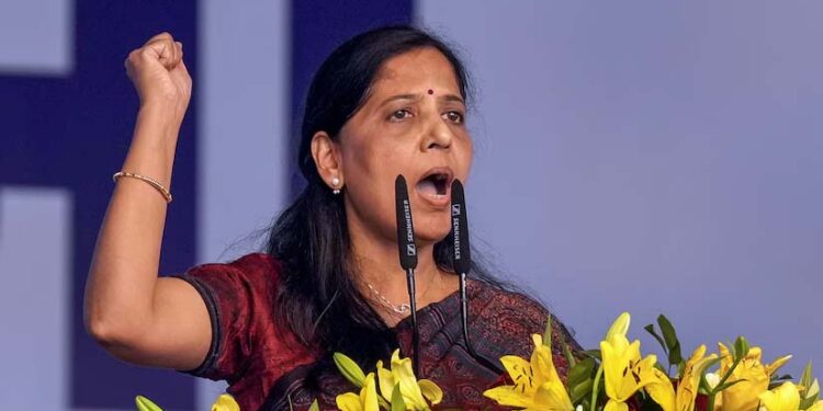 سنیتا کیجریوال سنبھالیں گی ہریانہ اسمبلی انتخابی مہم کی کمان، پیش کریں گی کیجریوال کی گارنٹی