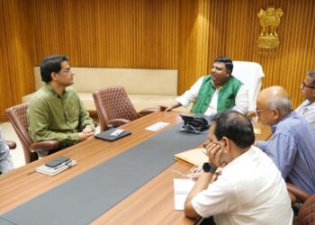 وزیر خوراک و سپلائی عمران حسین نے راشن کی تقسیم کی شفافیت کے حوالے سے جائزہ میٹنگ کی