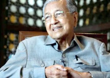 99 سالہ سابق وزیرِاعظم مہاتیر محمد کی طبیعت بگڑ گئی؛ اسپتال میں داخل