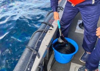 فلپائن میں آئل ٹینکر ڈوب گیا، لاپتہ عملے کی تلا ش جاری