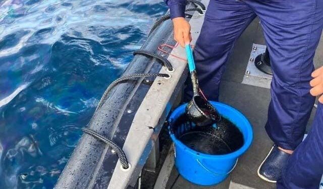 فلپائن میں آئل ٹینکر ڈوب گیا، لاپتہ عملے کی تلا ش جاری