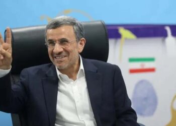 محمود احمدی نژاد قاتلانہ حملے میں بال بال بچ گئے: نیوز ویک