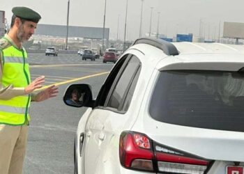 دبئی میں گرم موسم کے دوران ڈرائیورز کیلئے وارننگ جاری