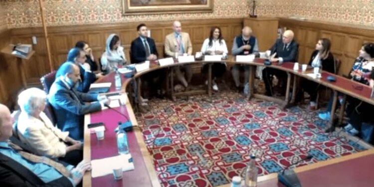 برطانیہ کے ارکان پارلیمنٹ کا پی ٹی آئی کی صورتحال کو ’بین الاقوامی‘ سطح پر اجاگر کرنے کا مشورہ