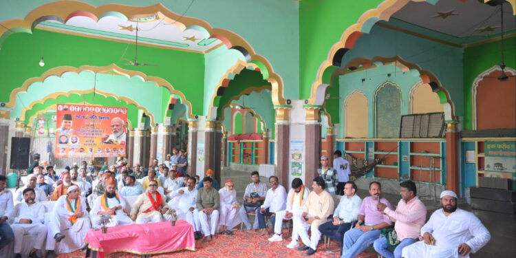 من کی بات پروگرام حضرت شمس الدین ترک پانی پتی درگاہ کے ہال میں براہ راست دکھایا گیا