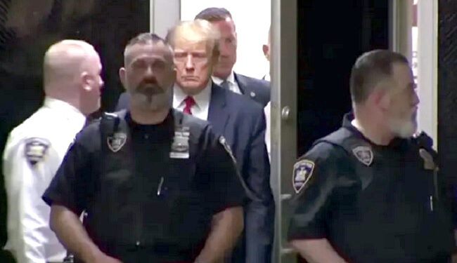 انتخابی نتائج میں ہیر پھیر؛ ٹرمپ پر ایک نئی فرد جرم عائد