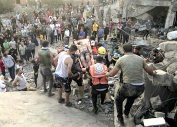 غزہ کے اسکول پر اسرائیلی فضائی حملے میں بچوں سمیت 100 ہلاک