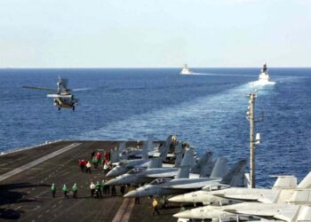 ایران کا ممکنہ حملہ، امریکہ کا مشرق وسطیٰ میں بحری جہاز اور آبدوز کی تعیناتی کا حکم