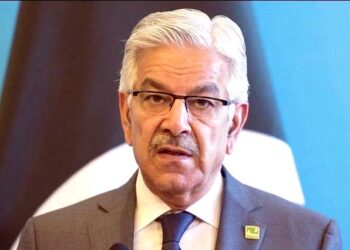 اسٹیبلشمنٹ سے مذاکرات؛ محموداچکزئی نے عمران خان کی نمائندگی سے انکار کردیا:خواجہ آصف