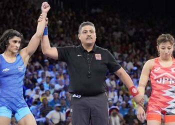 ونیش پھوگاٹ دفاعی چیمپئن یوئی سوساکی کو شکست دے کر کوارٹر فائنل میں