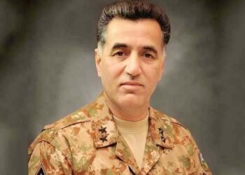 لیفٹیننٹ جنرل (ر) فیض حمید کو فوجی تحویل میں لے لیا گیا، کورٹ مارشل کی کارروائی شروع