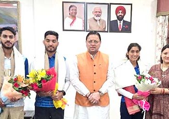 وزیر اعلی پشکر سنگھ دھامی  نے پیرس اولمپکس سے واپس آنے والے کھلاڑیوں کو اعزاز سے نوازا