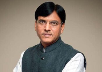 فٹ اور صحت مند رہنے کے لیے ایک گھنٹہ کھیلنا چاہیے: مانڈویہ