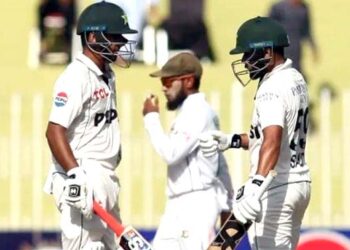 راولپنڈی ٹیسٹ؛ پاکستان نے پہلے دن 4 وکٹوں کے نقصان پر 158 رنز بنالیے
