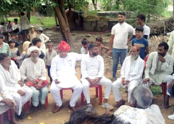 انیلو لیڈر امن احمد کا فروز پور جھرکا اسمبلی کے نصف درجن گاؤں کا دورہ