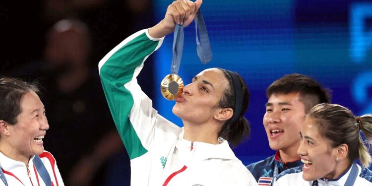 گولڈ میڈل جیت کر خاتون باکسر ایمان خلیف کا مخالفین کو منہ توڑ جواب