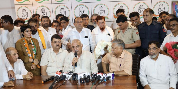 انیلو و جے جے پی کے درجنوں عہدیدار کانگریس میں شامل