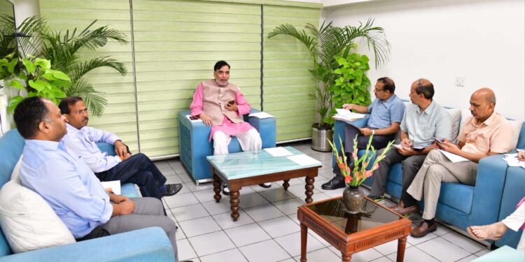 کجریوال حکومت نے سردیوں کے موسم میں آلودگی پر قابو پانے کی تیاریاں شروع کر دی ہیں:گوپال رائے