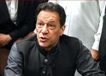 جنرل فیض کی گرفتاری فوج کا اندرونی معاملہ، پی ٹی آئی کا کوئی تعلق نہیں: عمران خان