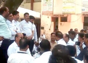 مارپیٹ معاملہ سے ناراض وکیل چوتھے دن بھی ہڑتال پر رہے