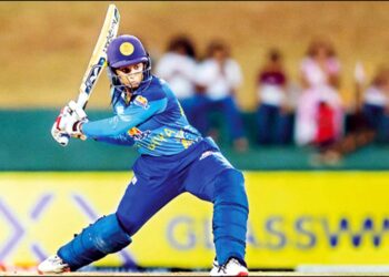 ویشمی گونارتنے کی ایک روزہ بین الاقوامی کرکٹ میں پہلی سنچری