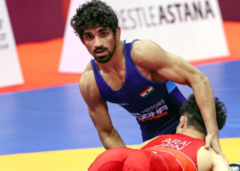 ریسلنگ: امن، ابکاروف کو شکست دے کر سیمی فائنل میں