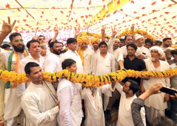 دہانہ کے موجودہ سرپنچ سمیت کئی سابق سرپنچ کانگریس میں شامل