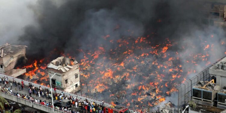 بنگلادیش میں حالا ت بے قابو،طلبہ تحریک کا فوجی حکومت قبول کرنے سے انکار