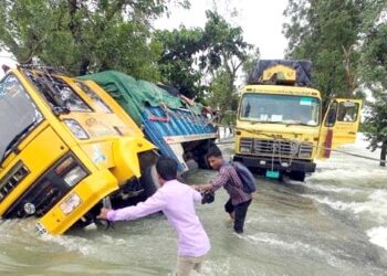 بنگلادیش میں سیلاب نے تباہی مچادی؛ لاکھوں افراد بے گھر اور 25 جاں بحق