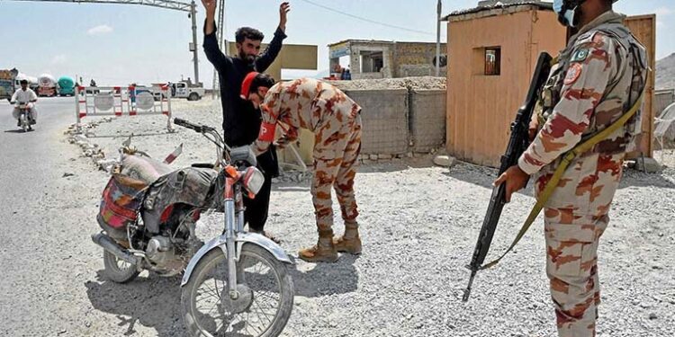 بلوچستان میں دہشت گردانہ حملے میں آئی جی عبدالخالق شیخ  برخاست