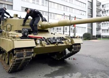 جرمن ٹینک دہائیوں بعد روس میں داخل، تین روسی علاقوں میں الرٹ