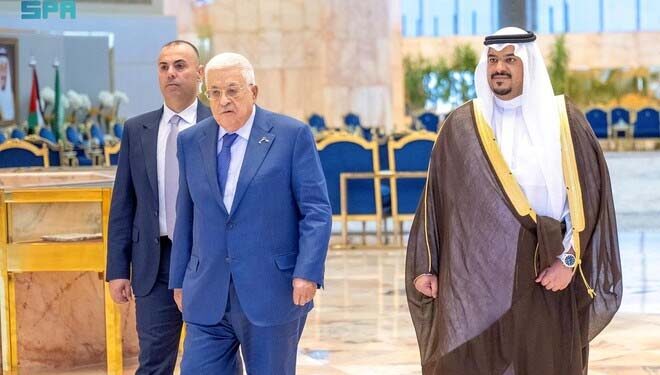 فلسطینی صدر محمود عباس سرکاری دورے پر سعودی عرب پہنچ گئے