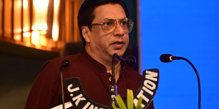 جموں و کشمیر میں ٹیلنٹ کی کوئی کمی نہیں، یہاں کی مہمان نوازی سے ہم کافی متاثر / مدھور بھنڈارکر