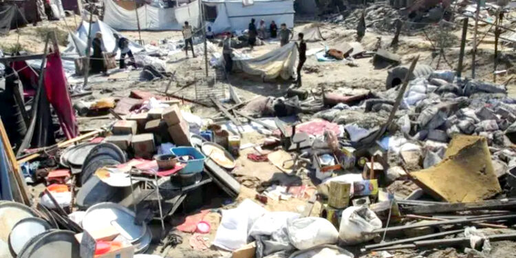 اسرائیل کا محفوظ قرار دیے گئے المواسی کیمپ پر پھر حملہ، 40 فلسطینی شہید