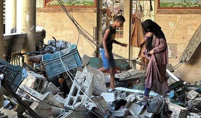 اسرائیلی فوج کی اسکول پر وحشیانہ بمباری میں 16 فلسطینی شہید