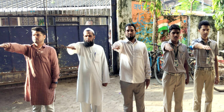 رفیع الدین فقیہ بوائز ہائی اسکول کے طلبہ نے سوچھتا پندھرواڑہ کے تحت صفائی قائم رکھنے کے متعلق لیا عہد