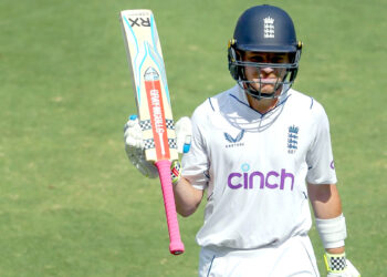 اولی پوپ کی کپتان کی حیثیت سے پہلی ٹسٹ سنچری