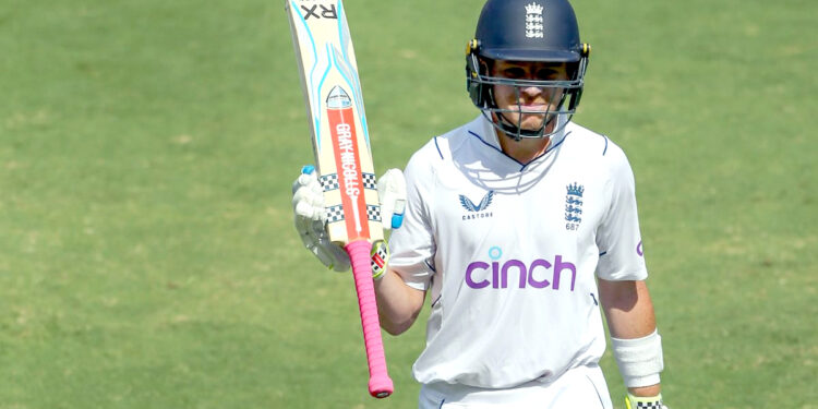 اولی پوپ کی کپتان کی حیثیت سے پہلی ٹسٹ سنچری