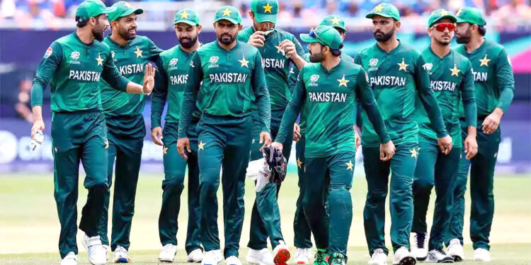 پاکستان کرکٹرز پر اہلخانہ کو باہر لے جانے پر پابندی کی درخواست دائر