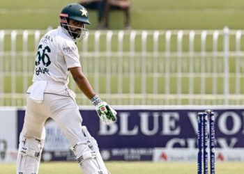 مسلسل ناقص کارکردگی، بابر اعظم پانچ سال بعد ٹاپ 10 ٹیسٹ رینکنگ سے باہر