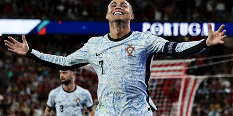 کرسٹیانو رونالڈو نو سو گول کرنے والے پہلے کھلاڑی بنے